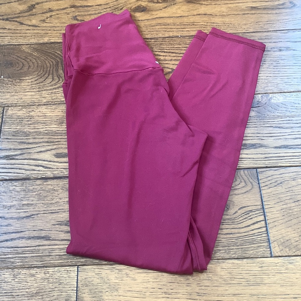 ✨ Aerie Play - Dark Red Leggings ✨